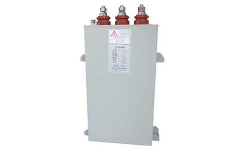 電容器在直流穩(wěn)態(tài)電路中可有電流通過？