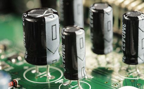 智能電容與普通電容器的區(qū)別到底是誰比較好？