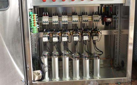 低壓電力電容器爆炸的原因是什么？